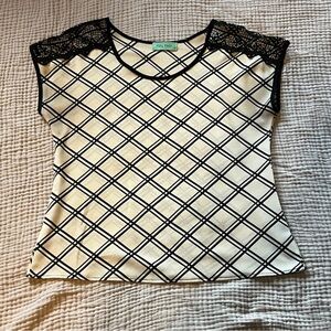 Filly Flair ivory & black top